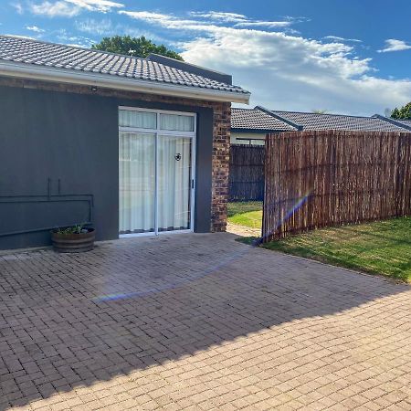 Adventure Apartment - Colchester - 5Km From Elephant Park Exterior photo